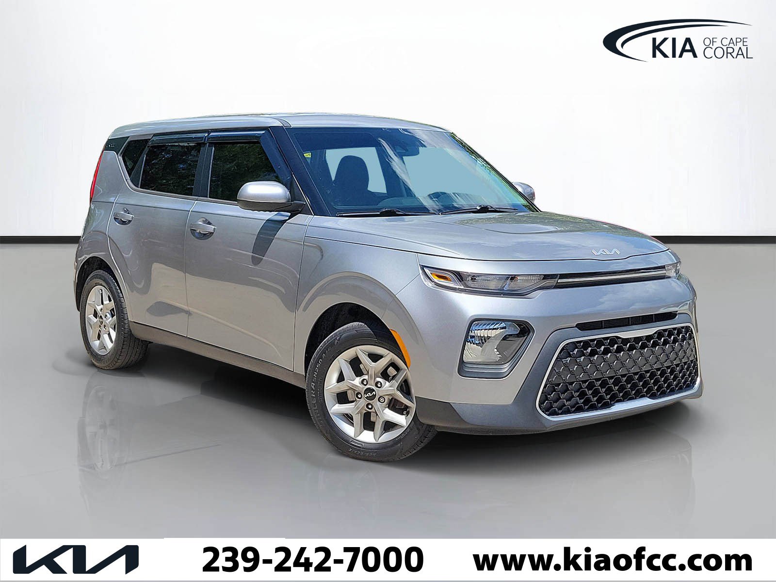 Used 2022 Kia Soul LX w/ Technology Package FWD image 1