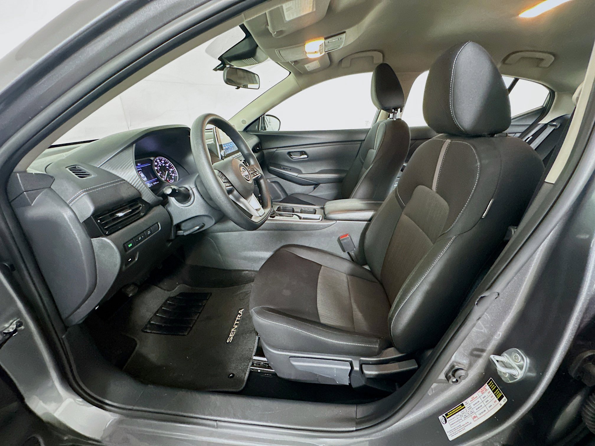 Used 2025 Nissan Sentra SV image 13