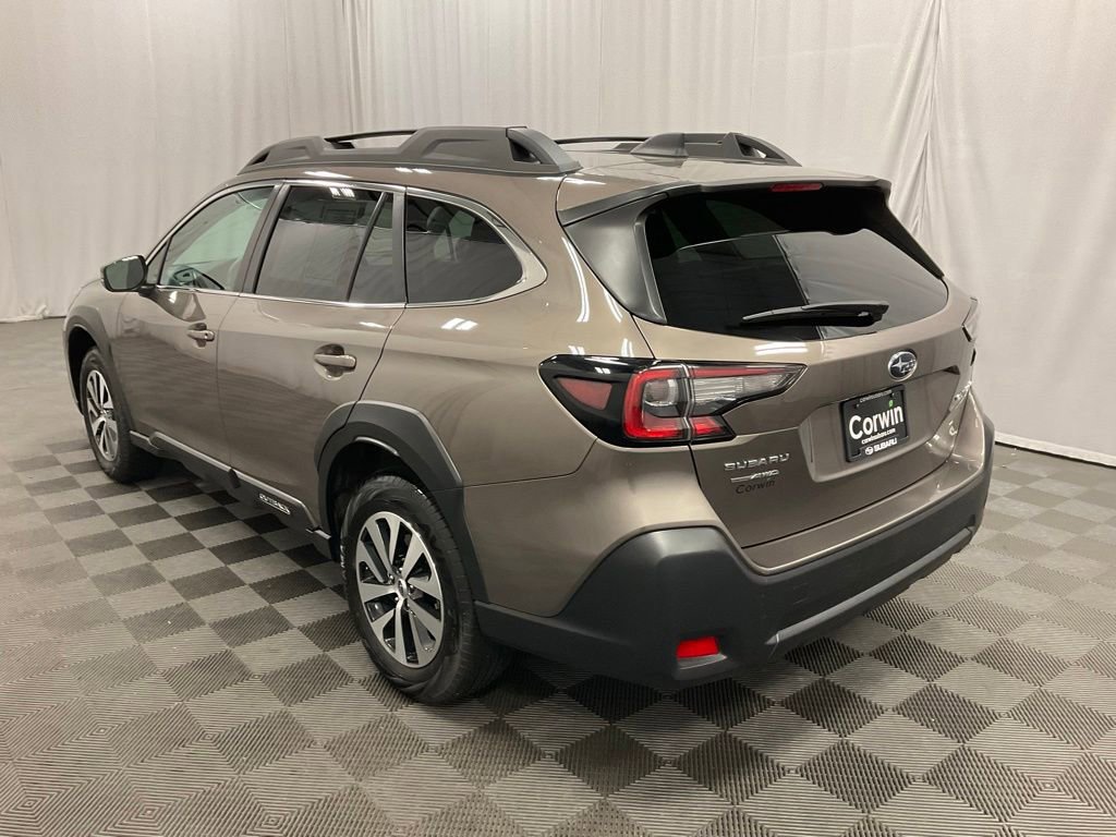 Used 2023 Subaru Outback Premium AWD/4WD image 4