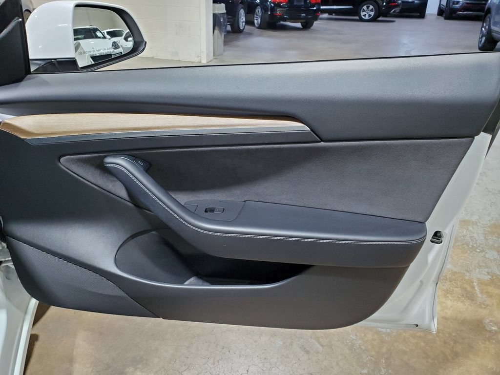 Used 2021 Tesla Model 3 Standard Range Plus RWD image 17