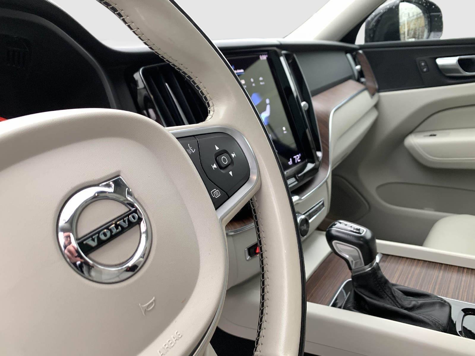 Used 2021 Volvo XC60 T6 Momentum w/ Premium Package image 48