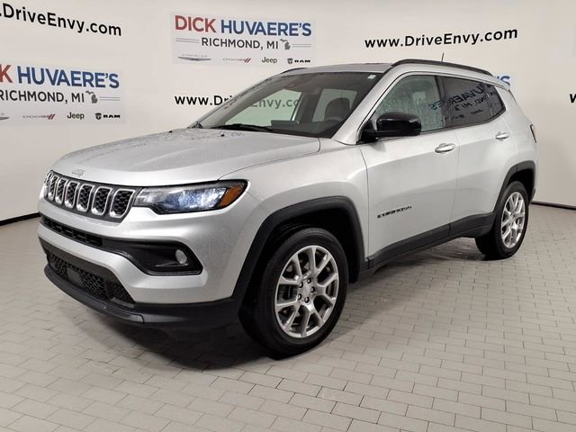 Used 2024 Jeep Compass Latitude w/ Sun and Sound Group