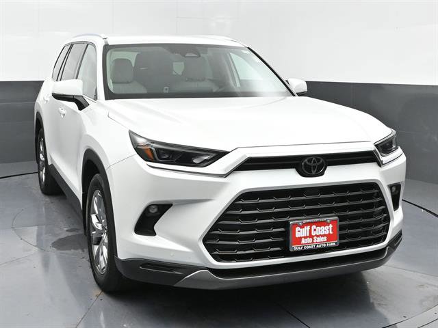 Used 2024 Toyota Grand Highlander Limited image 3