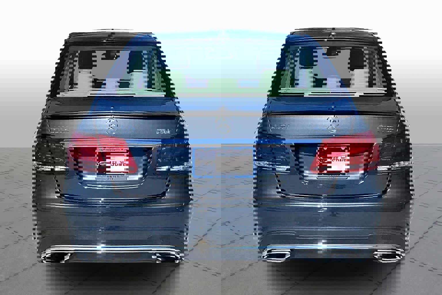 Used 2014 Mercedes-Benz E 350 4MATIC Sedan image 5