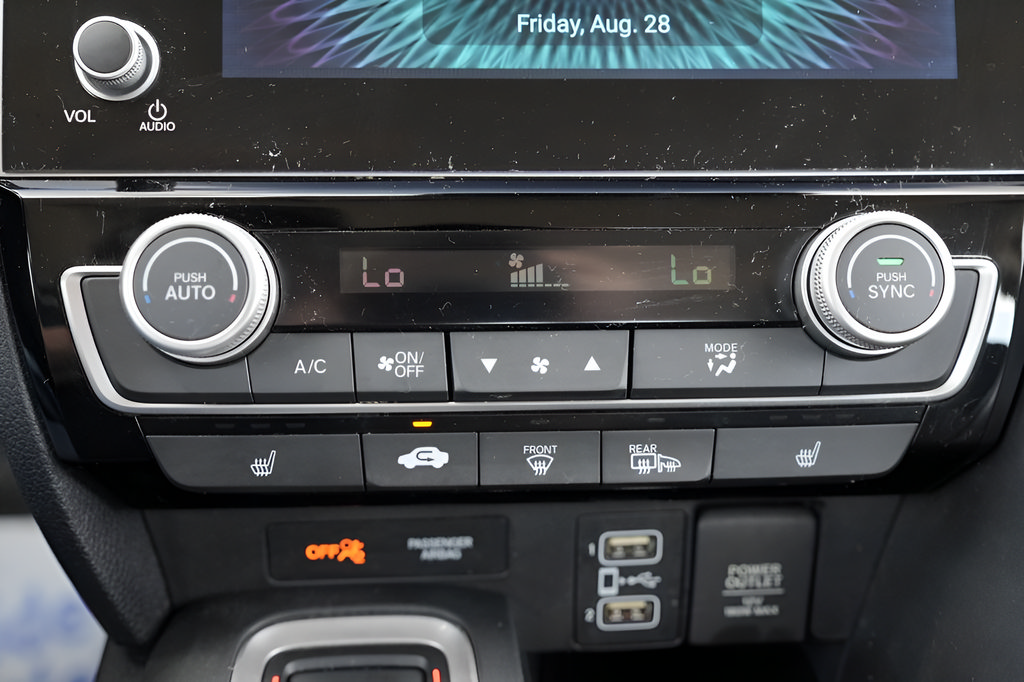 Used 2019 Honda Insight Touring image 32
