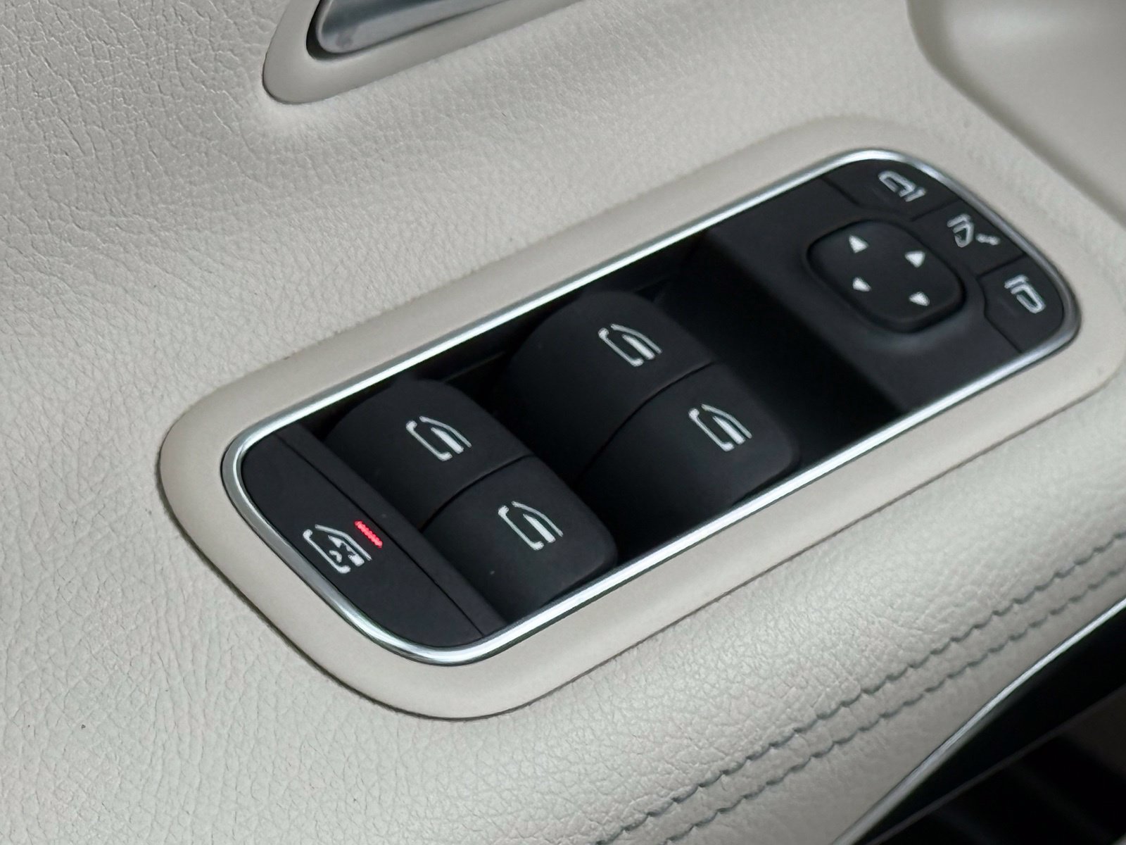 Used 2023 Mercedes-Benz CLA 250 4MATIC image 40
