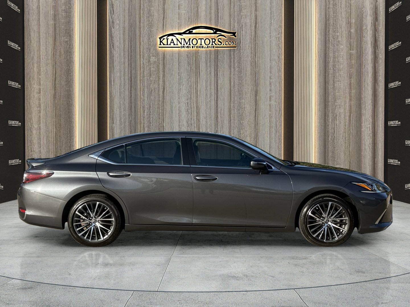 Used 2025 Lexus ES 300h ES 300h F SPORT Design w/ Premium Package image 7