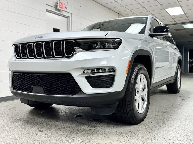 Used 2022 Jeep Grand Cherokee Limited w/ Trailer Tow Prep Group (B) image 22