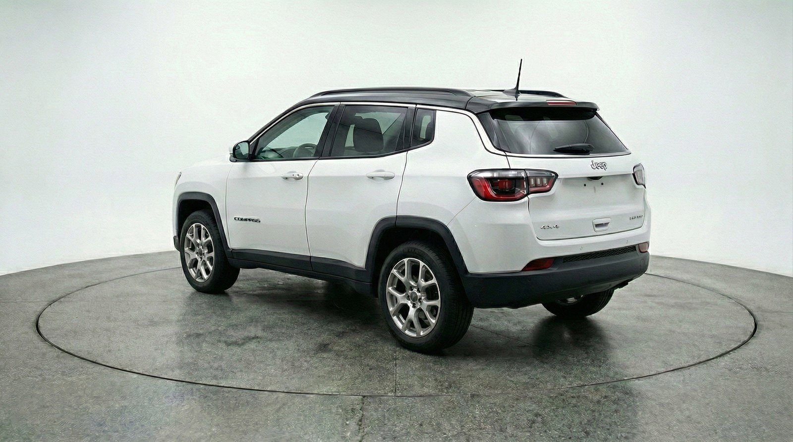 Used 2025 Jeep Compass Limited image 6