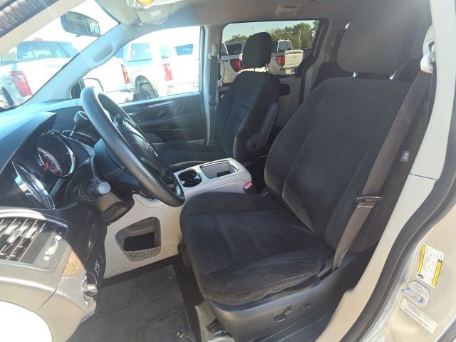 Used 2016 Dodge Grand Caravan SXT FWD image 25