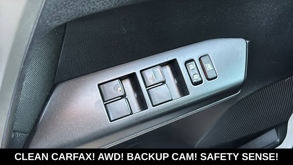 Used 2018 Toyota RAV4 LE AWD/4WD image 11