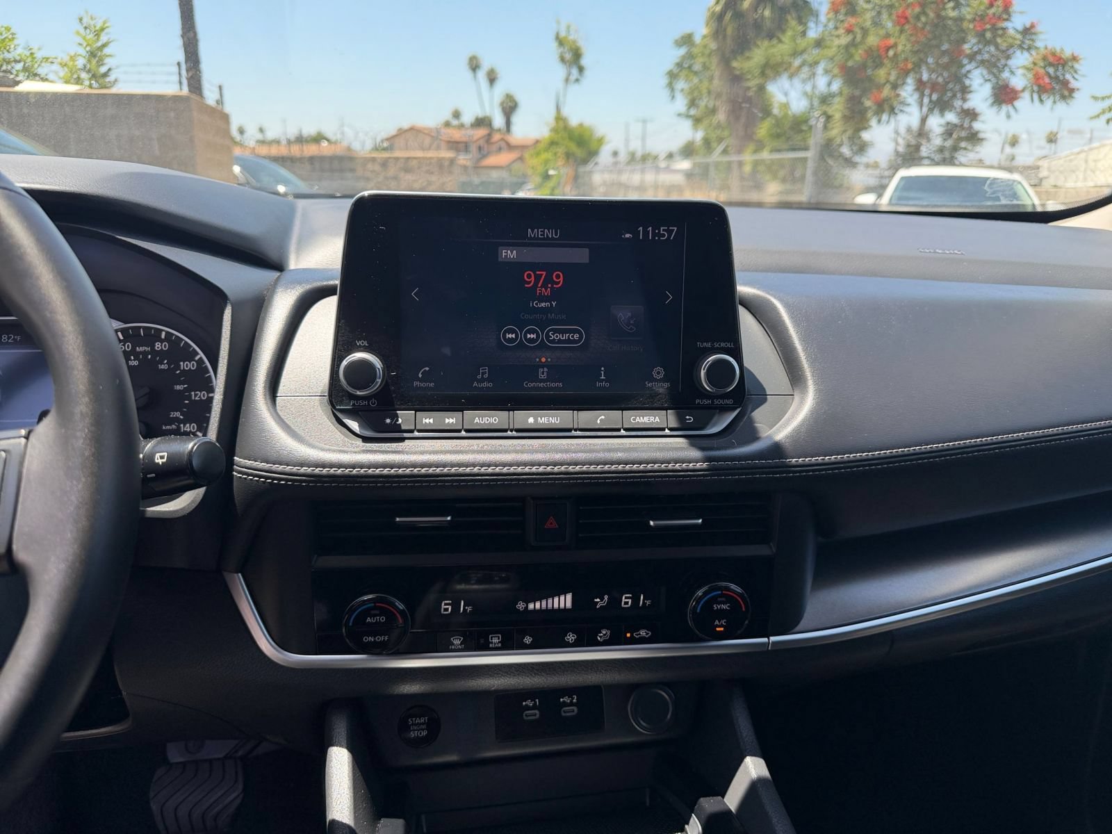 Used 2025 Nissan Rogue SV FWD image 17