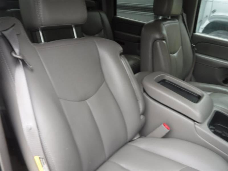 Used 2006 Chevrolet Avalanche Z66 w/ Sun And Sound Package RWD image 3