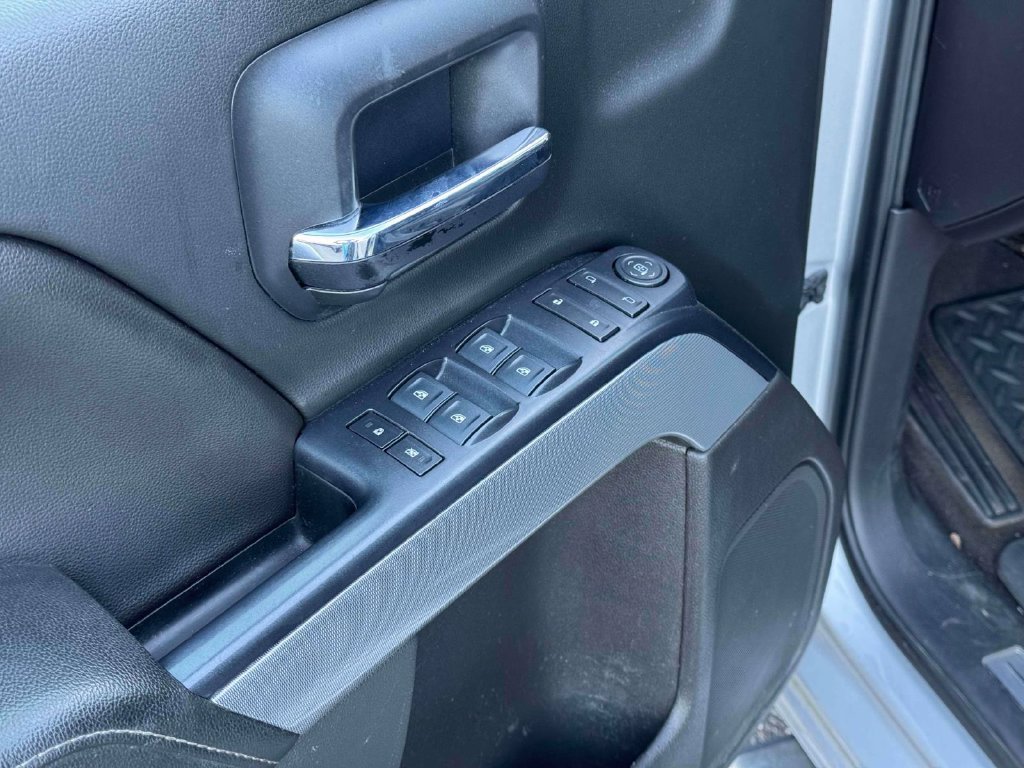 Used 2018 Chevrolet Silverado 1500 LT w/ All Star Edition AWD/4WD image 19