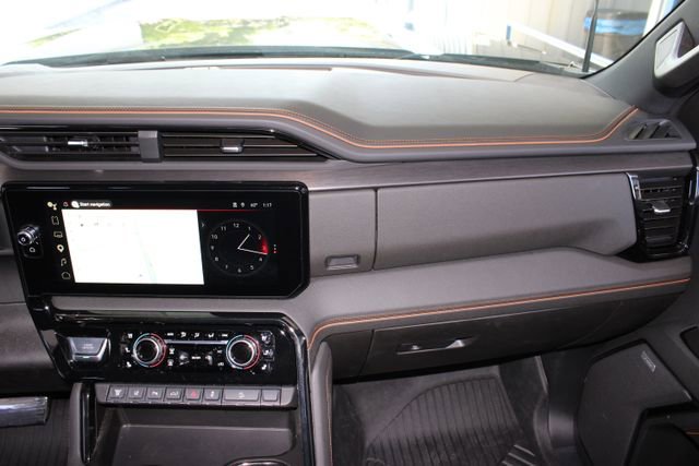 Used 2025 GMC Sierra 2500 AT4 w/ AT4 Premium Plus Package image 29