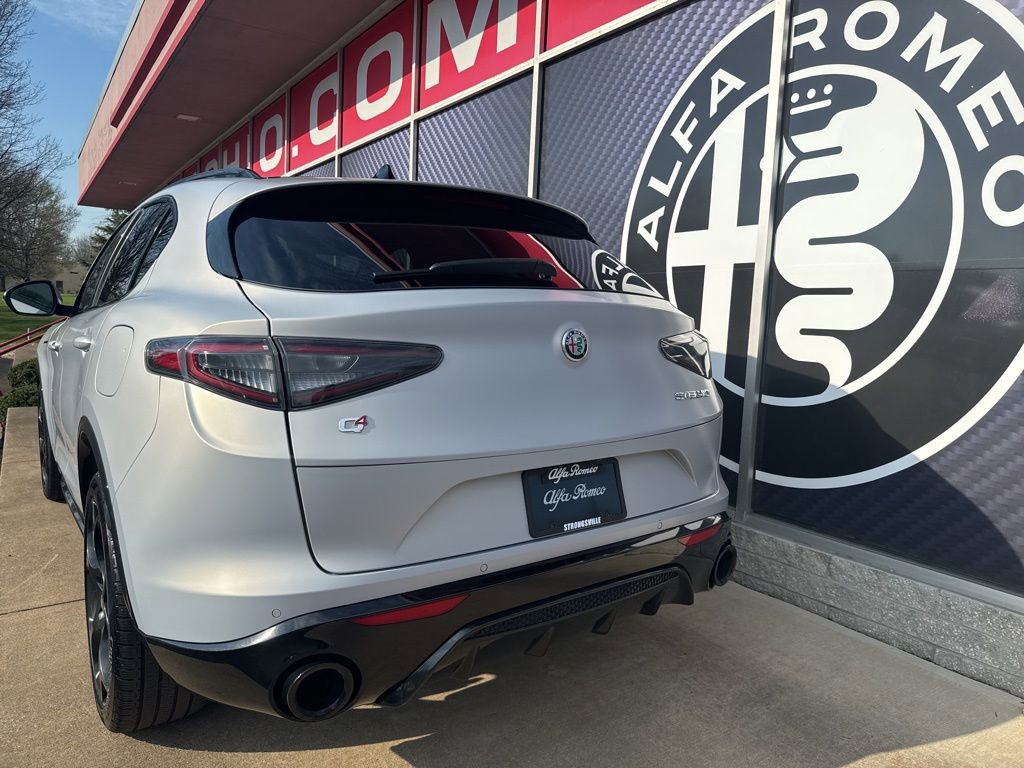 Used 2024 Alfa Romeo Stelvio AWD image 12