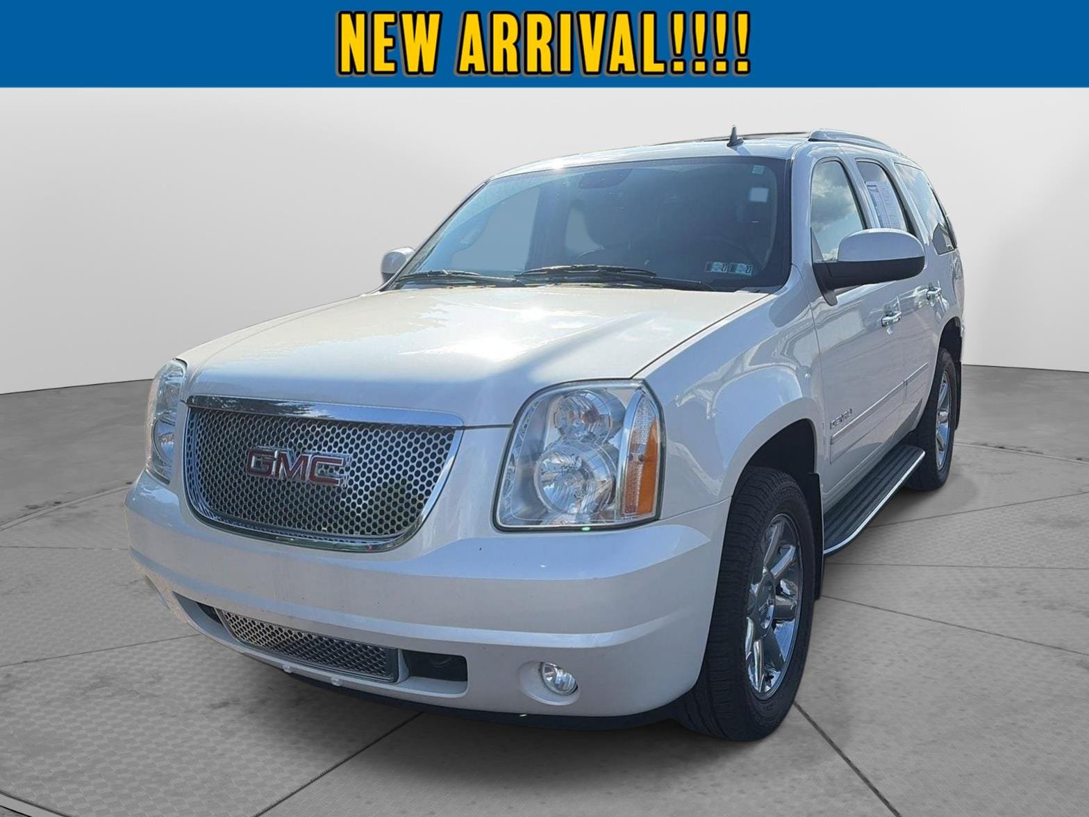 Used 2013 GMC Yukon Denali AWD/4WD image 1