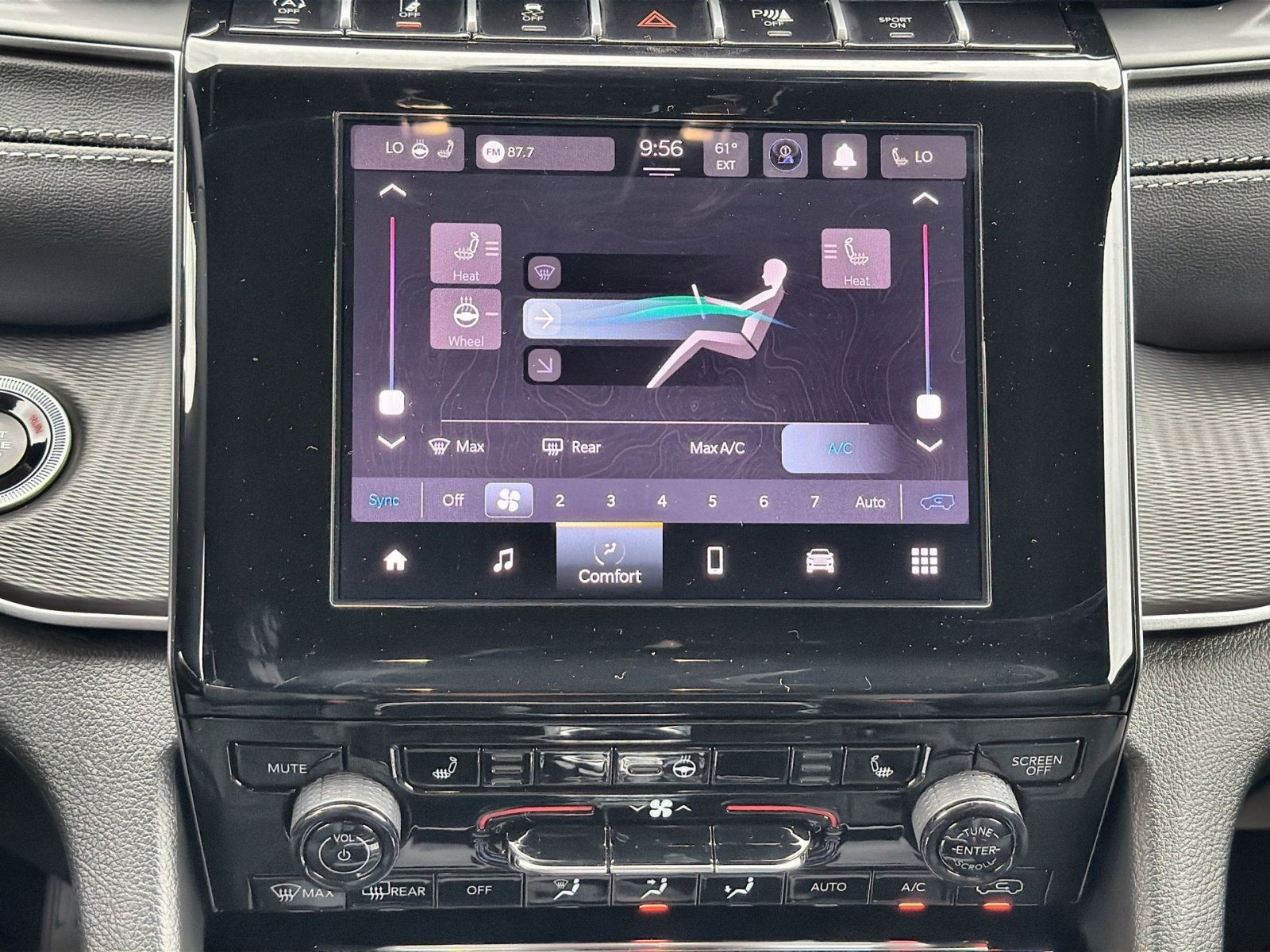 New 2025 Jeep Grand Cherokee Altitude image 20