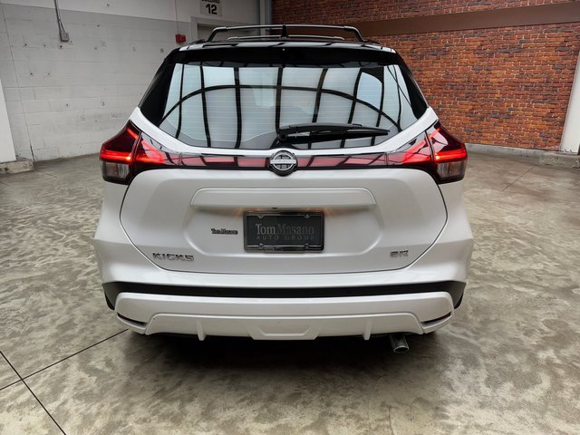 Used 2023 Nissan Kicks SR w/ SR Premium Package image 4