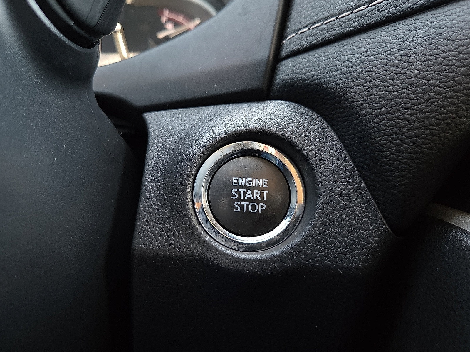 Used 2025 Toyota RAV4 XLE AWD/4WD image 18