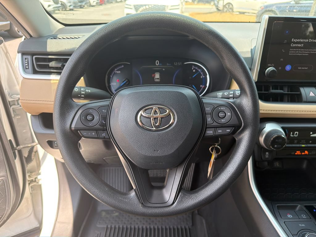Used 2024 Toyota RAV4 LE AWD/4WD image 25