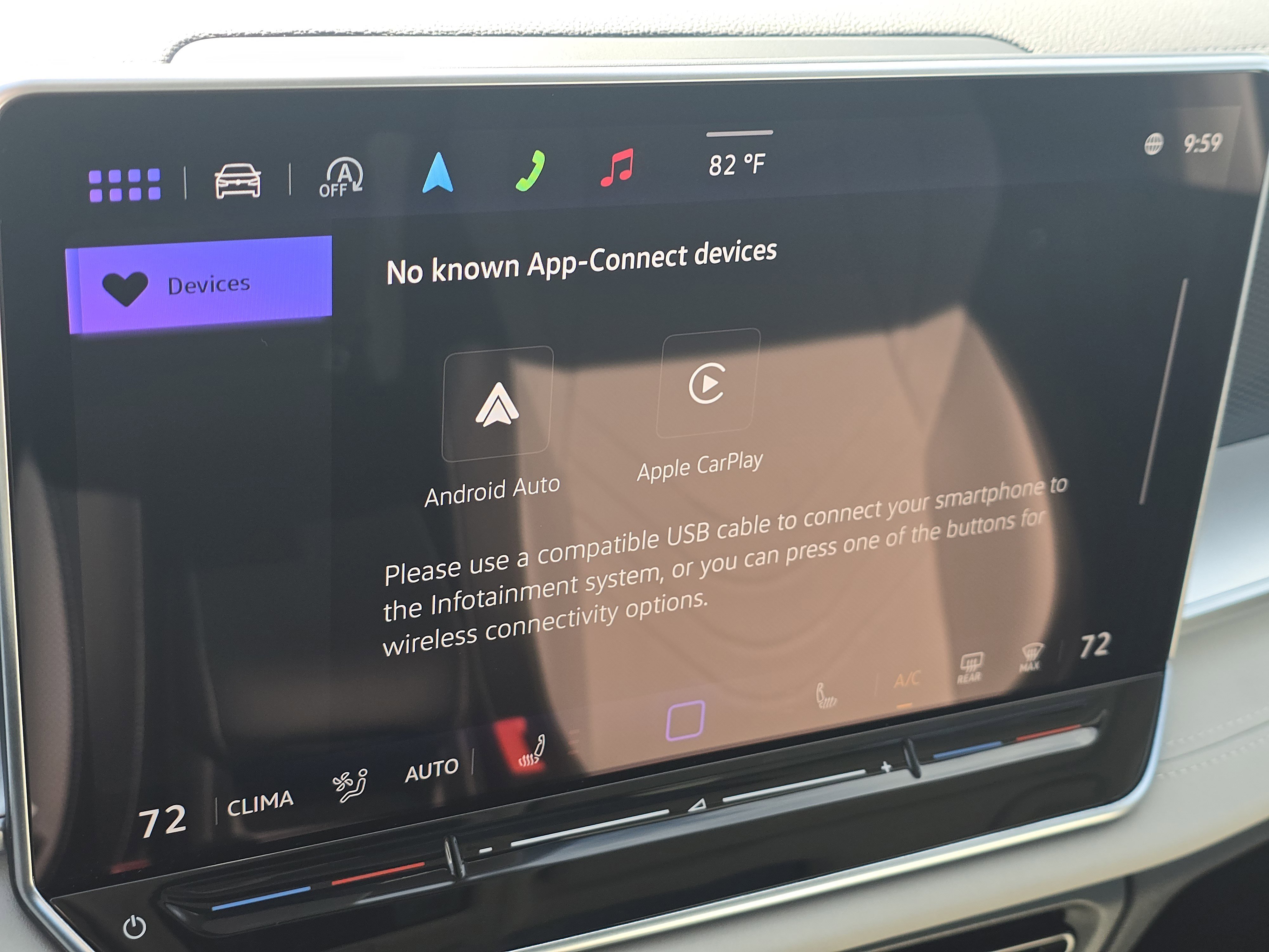 New 2025 Volkswagen Tiguan SE image 9