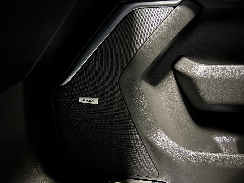 Used 2022 GMC Yukon Denali w/ Denali Premium Package image 19