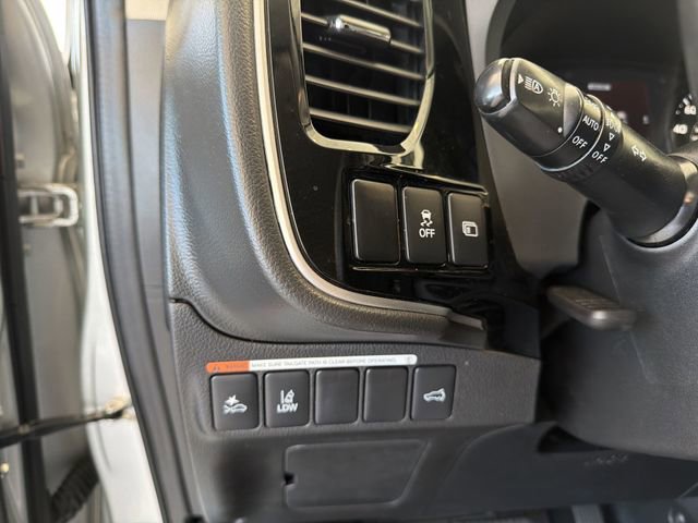 Used 2020 Mitsubishi Outlander SEL image 29