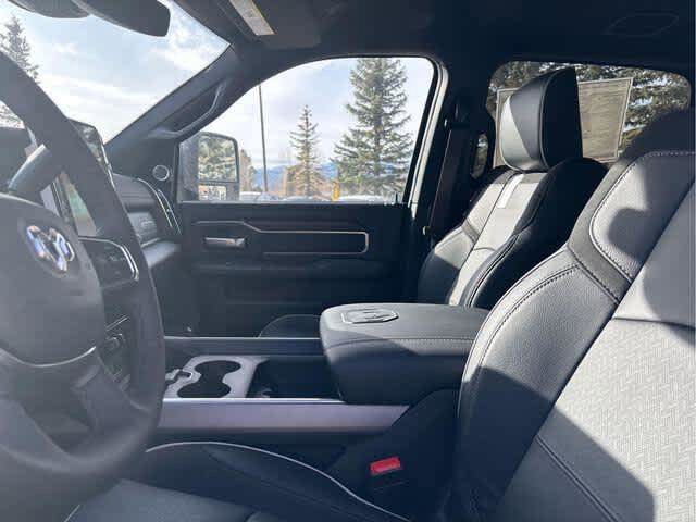 New 2025 RAM 3500 Laramie AWD/4WD image 22