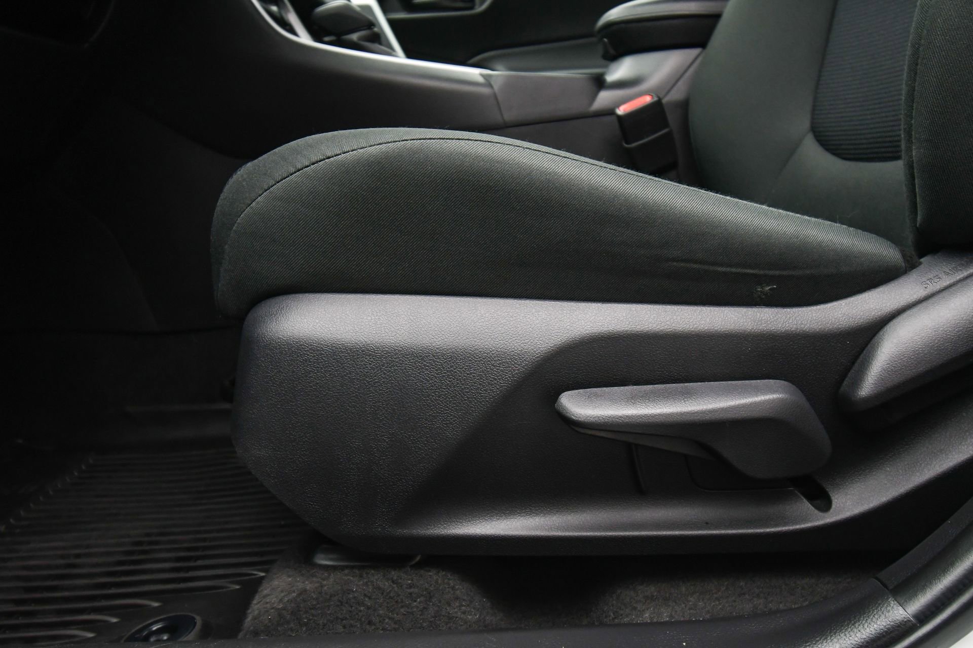 Used 2023 Toyota RAV4 LE AWD/4WD image 39