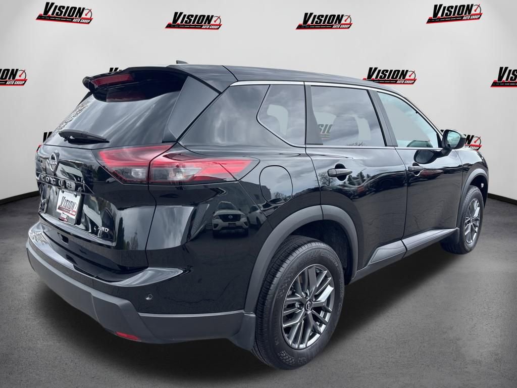 Used 2024 Nissan Rogue S AWD/4WD image 5