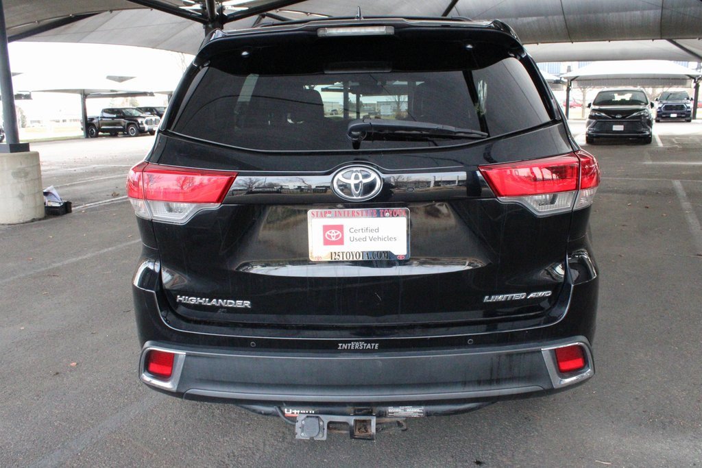 Certified 2018 Toyota Highlander Limited Platinum image 16