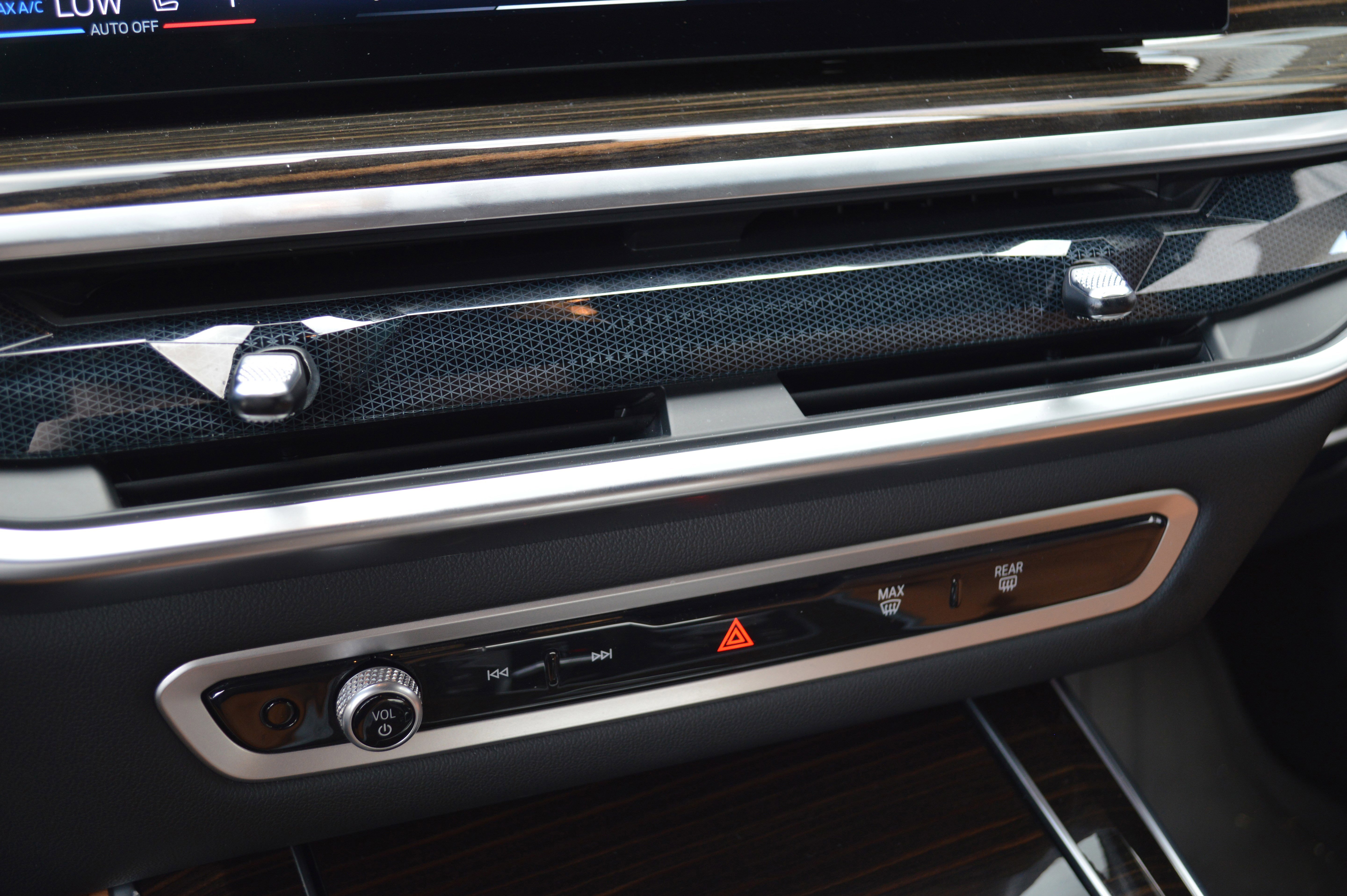 Certified 2024 BMW X5 xDrive40i w/ Premium Package image 22