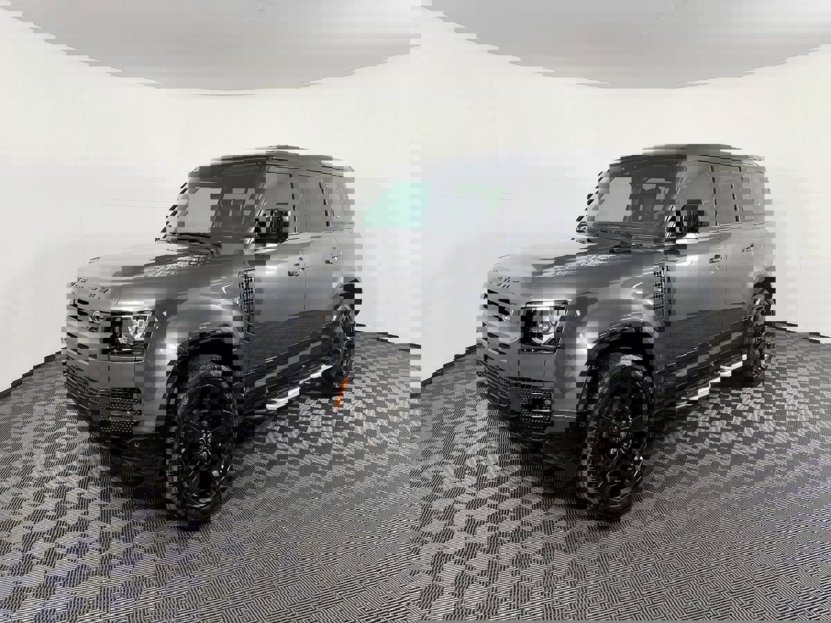 Used 2023 Land Rover Defender 110 V8 image 2