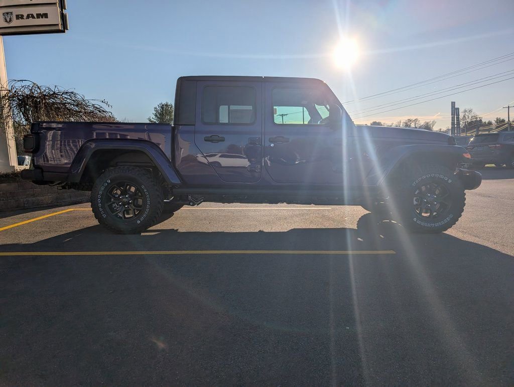 New 2026 Jeep Gladiator Sport AWD/4WD image 2