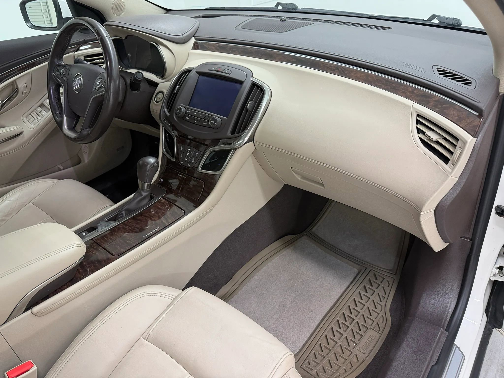 Used 2014 Buick LaCrosse Leather w/ Driver Confidence Package image 7