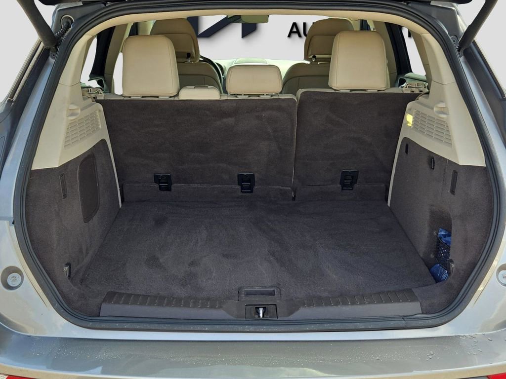 Used 2017 Lincoln MKC Premiere image 11