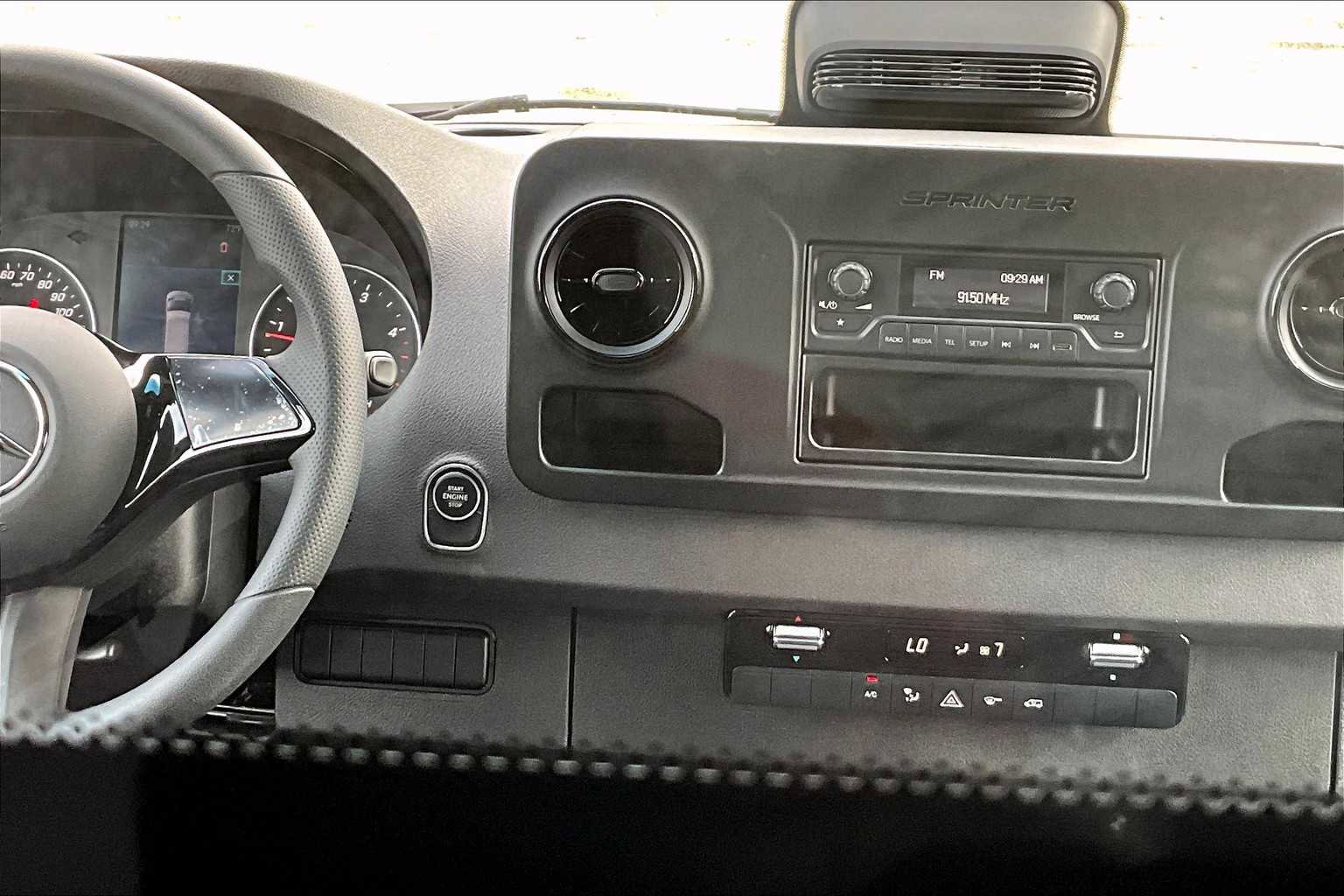 New 2025 Mercedes-Benz Sprinter 2500 image 9