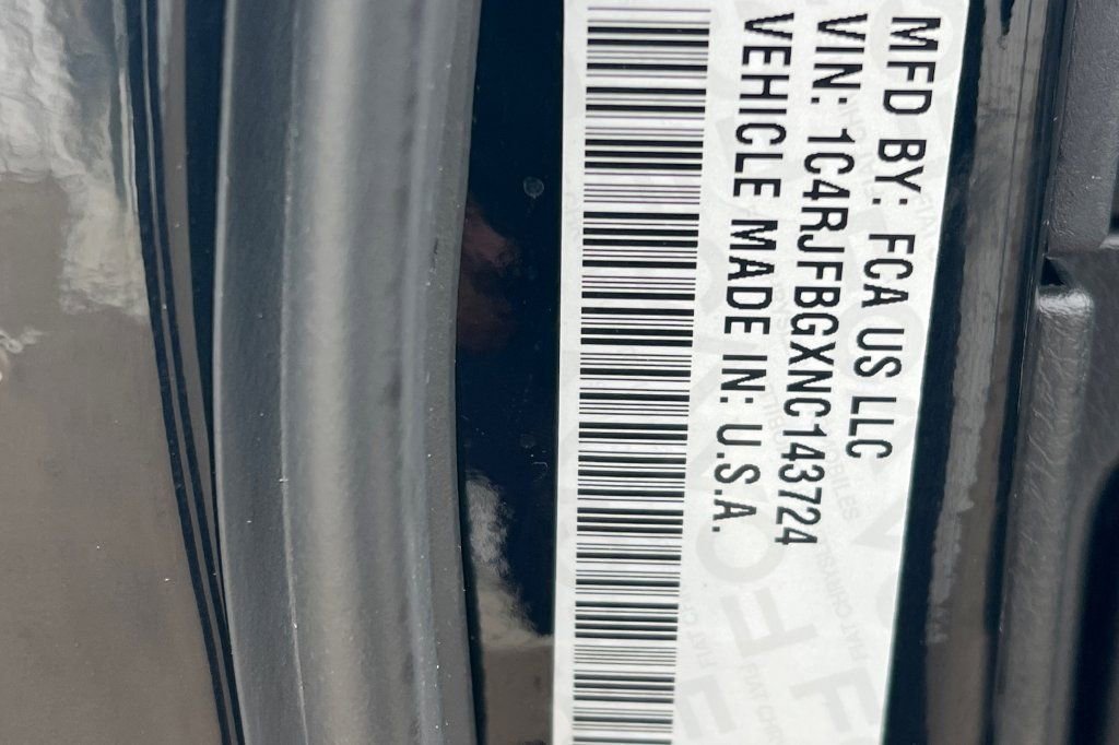 Used 2022 Jeep Grand Cherokee Limited w/ Trailer Tow Group IV image 25