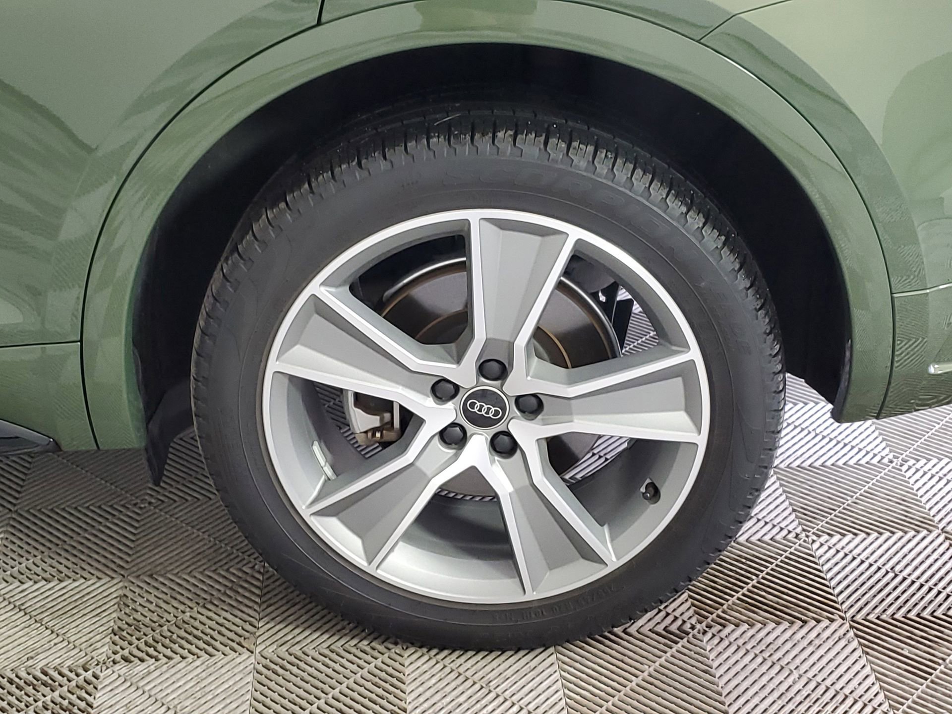 Certified 2025 Audi Q5 2.0T Premium w/ Convenience Plus Package image 18