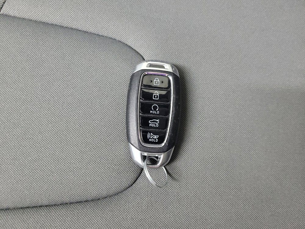 Used 2023 Hyundai Elantra SEL w/ Cargo Package image 32