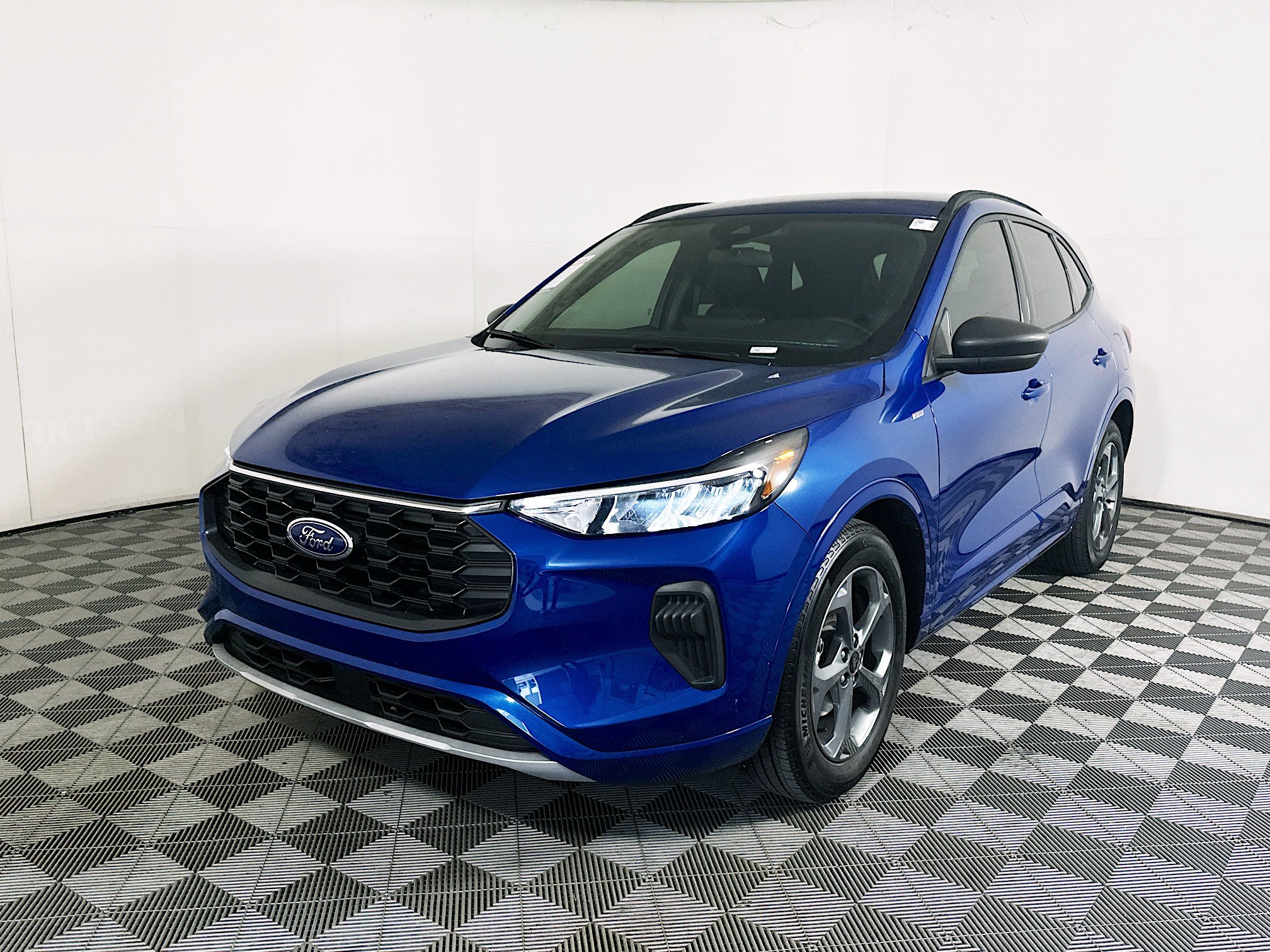 Used 2023 Ford Escape ST-Line w/ Tech Pack #1 FWD image 7