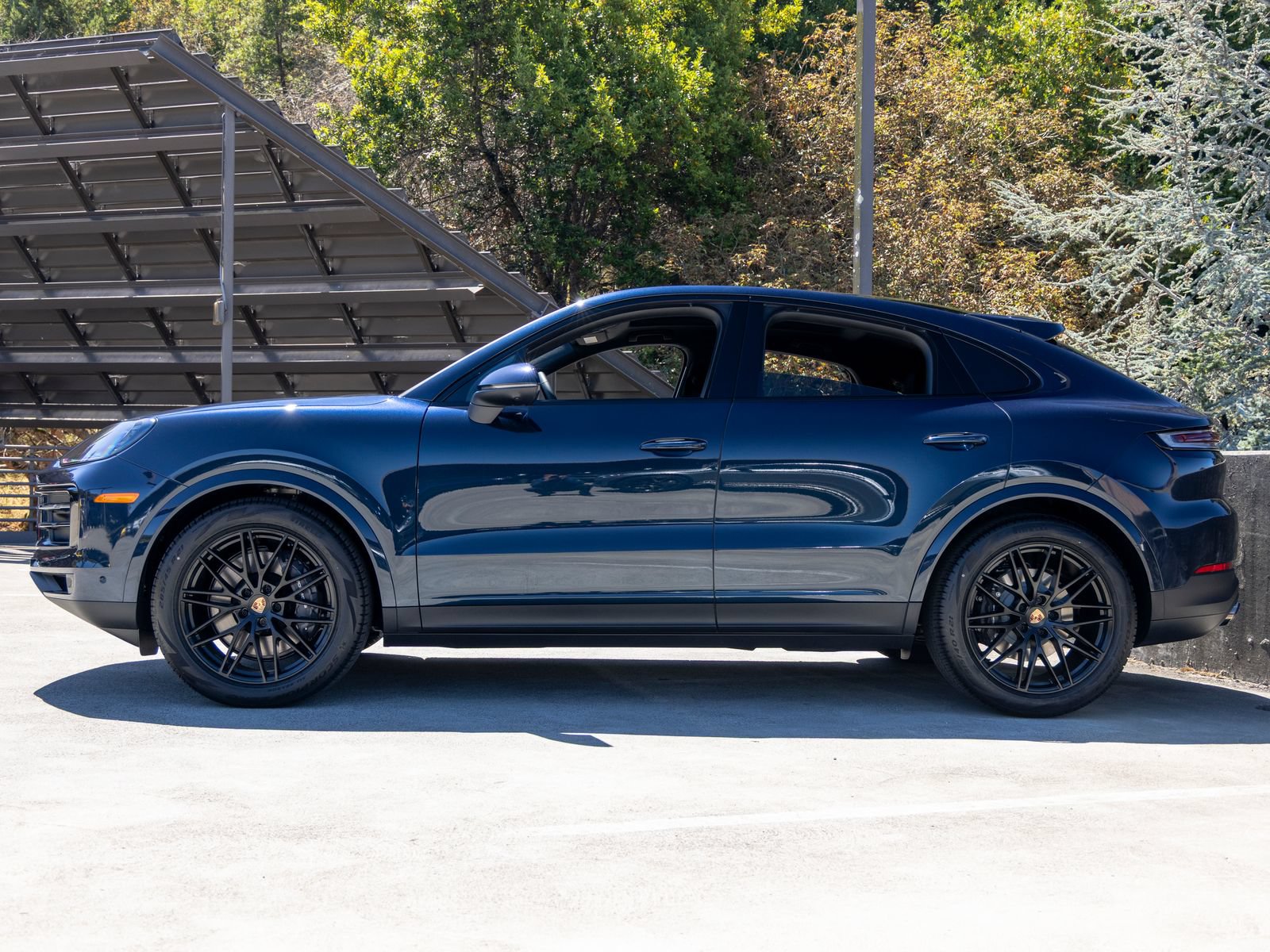 New 2026 Porsche Cayenne Coupe AWD/4WD image 2