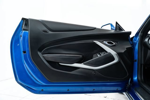 Used 2017 Chevrolet Camaro LT RWD image 15