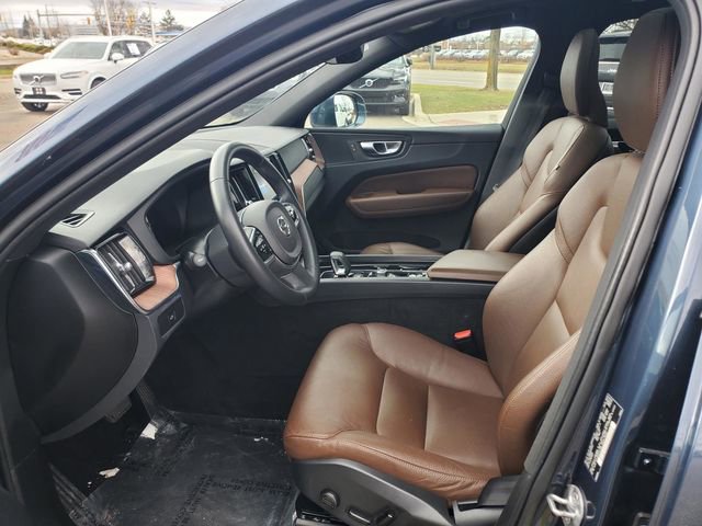 Certified 2023 Volvo XC60 B5 Plus image 13