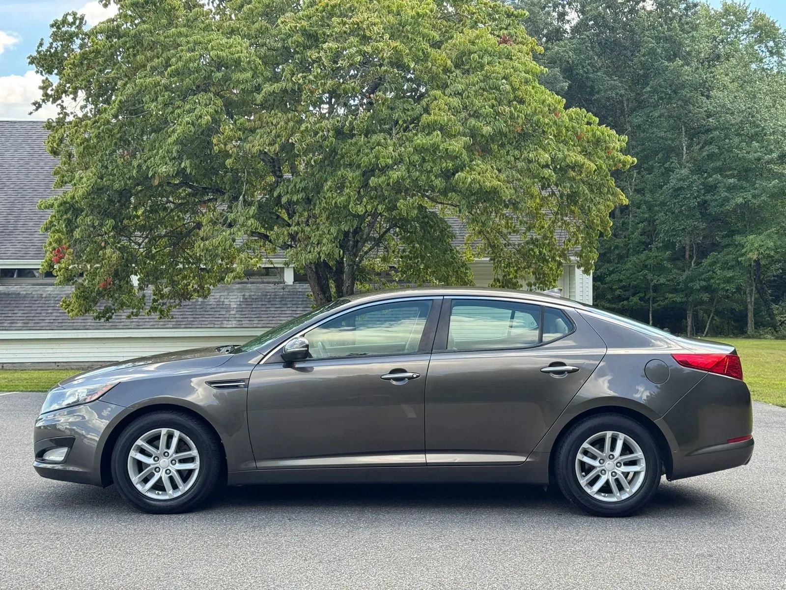 Used 2012 Kia Optima LX FWD image 4