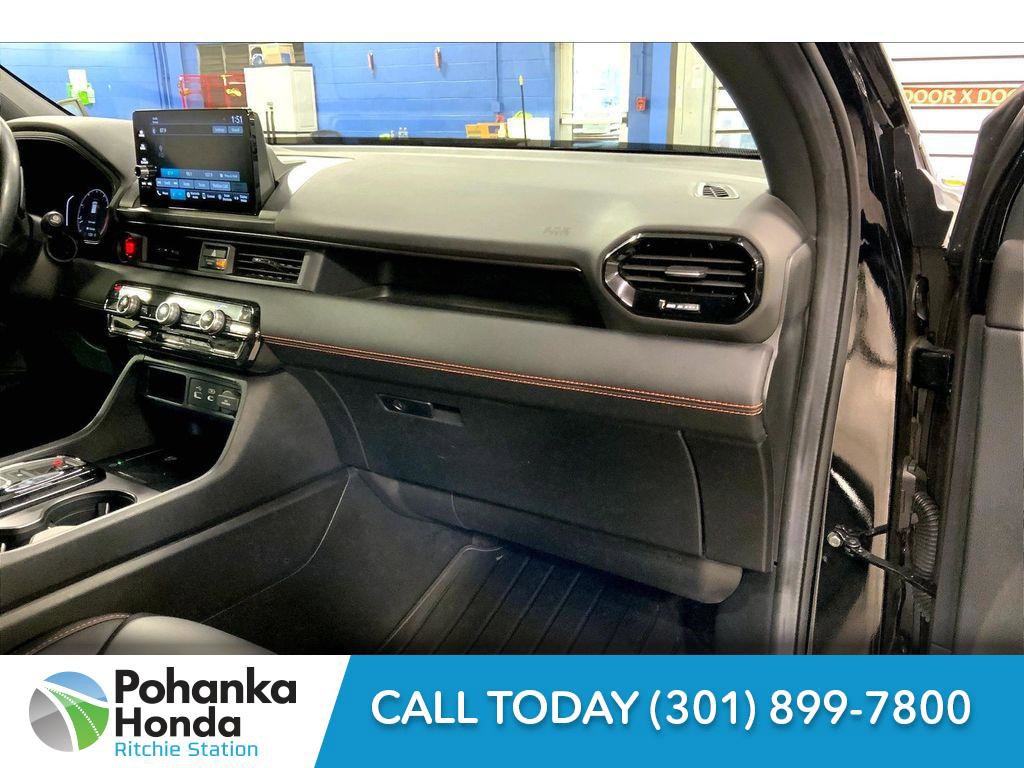 Used 2024 Honda Pilot TrailSport image 17