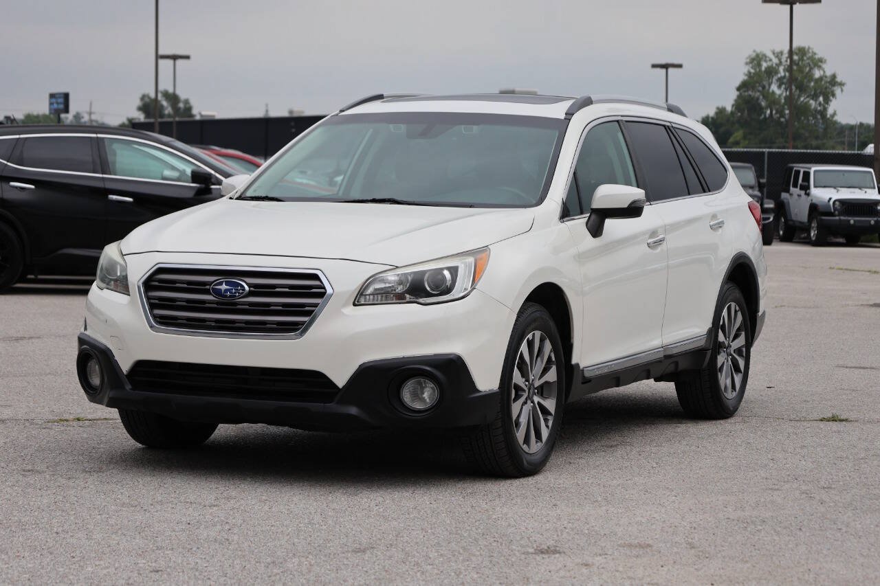 Used 2017 Subaru Outback 3.6R Touring AWD/4WD image 6
