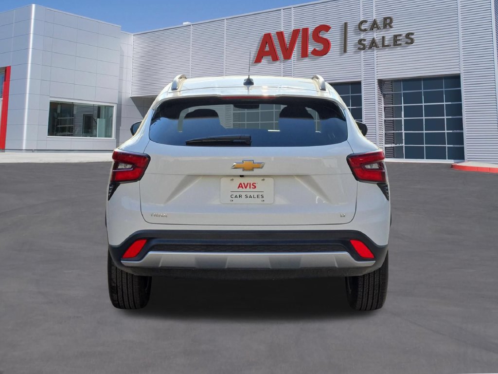 Used 2026 Chevrolet Trax LT FWD image 7