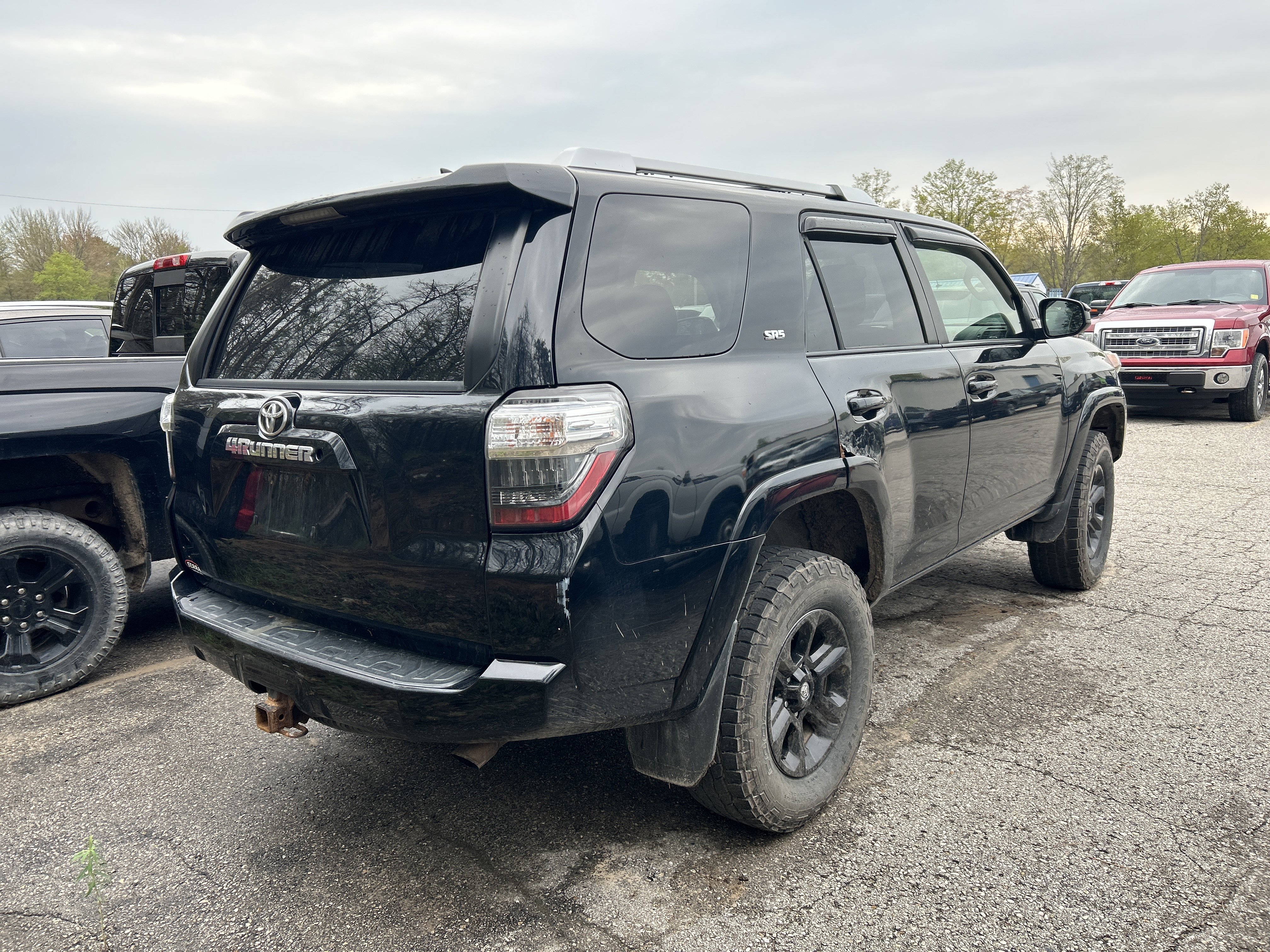 Used 2015 Toyota 4Runner SR5 AWD/4WD image 3